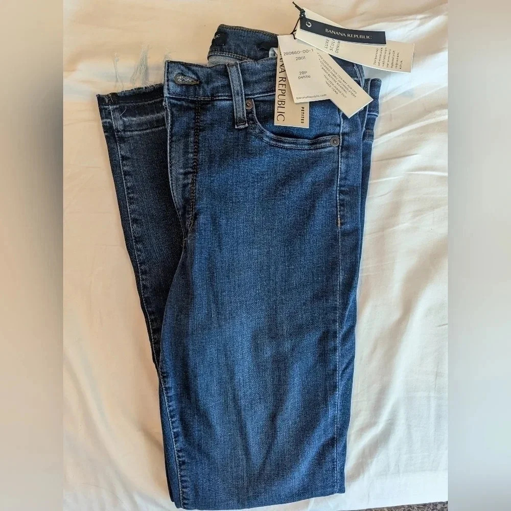 NWT Banana Republic Skinny Premium Devon Jean Medium Wash 28 Petite - Picture 3 of 6